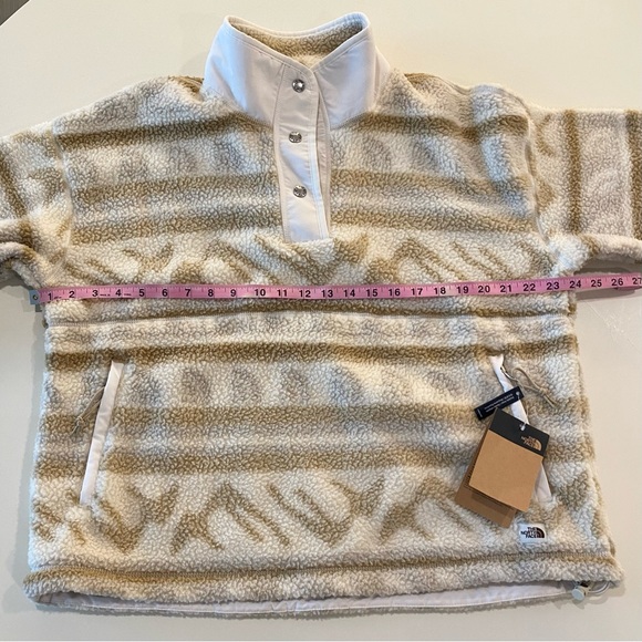 The North Face Printed Cragmont Fleece Long-Sleeve Quarter-Snap Sweatshirt - Picture 13 of 14